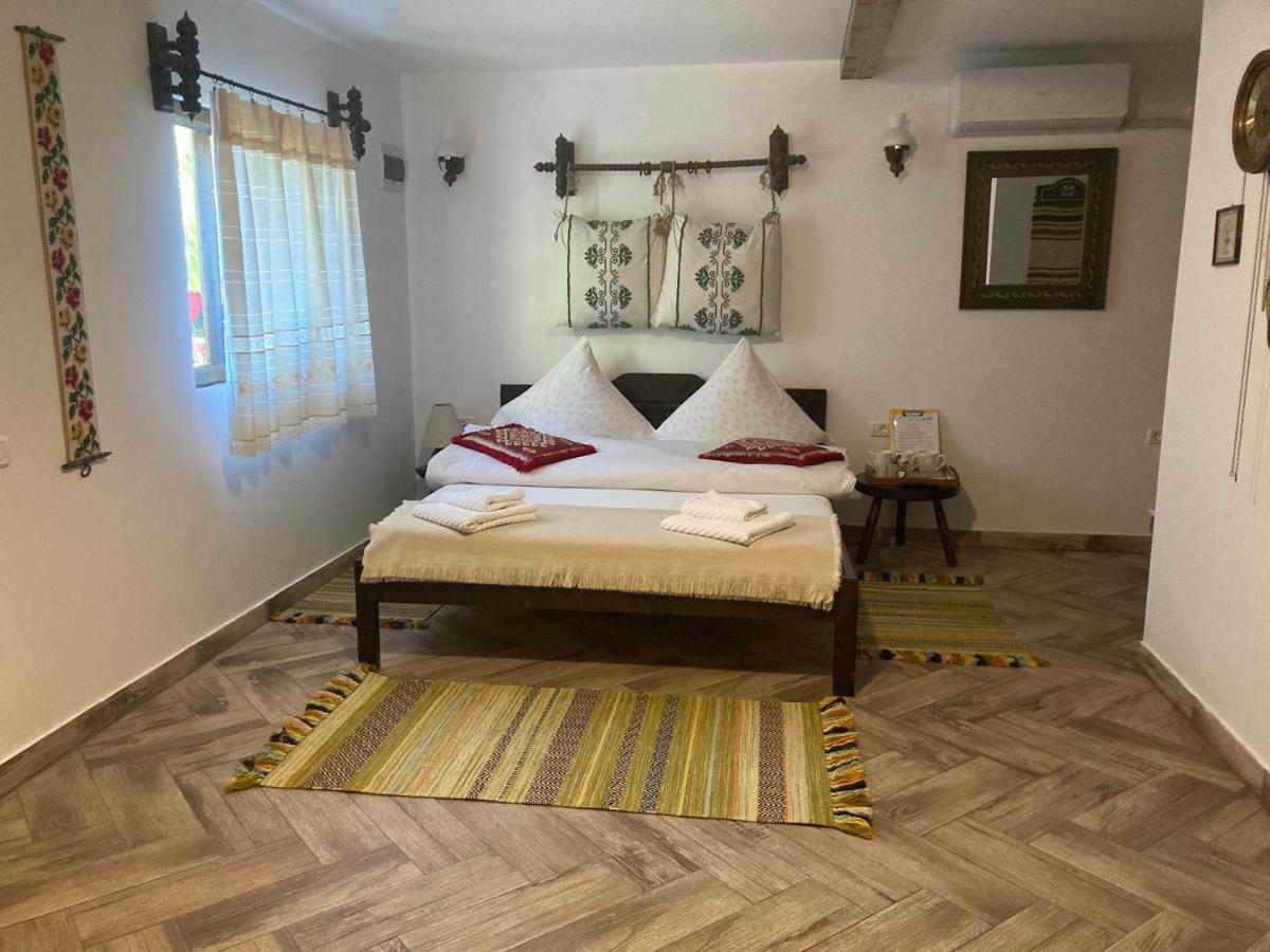 Casa Soarelui Hotel Murighiol Bagian luar foto