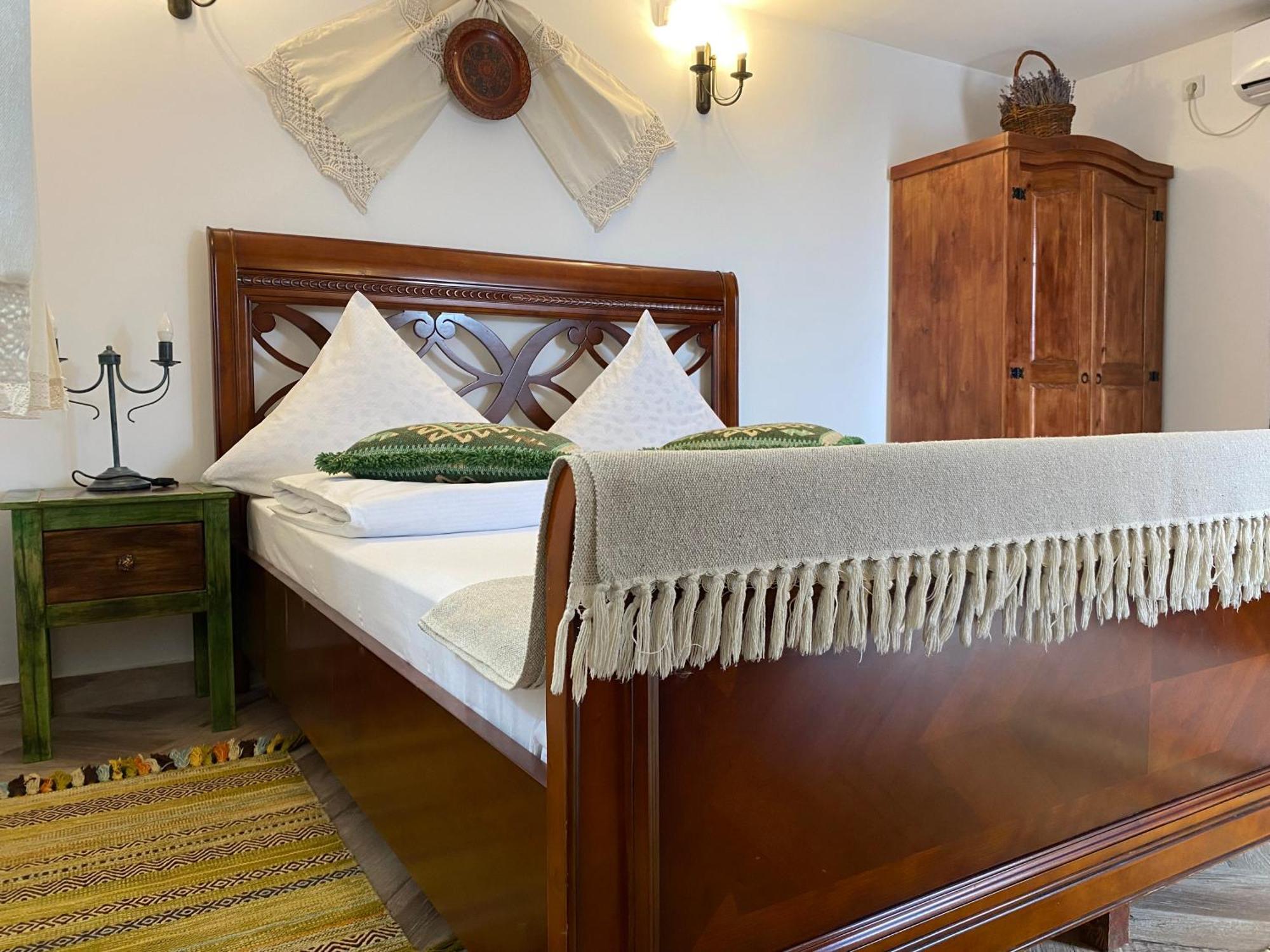 Casa Soarelui Hotel Murighiol Bagian luar foto